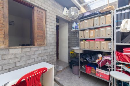 Casa à venda com 180m², 2 quartos e sem vagaQuintal