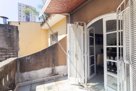 Sacada da Sala de casa à venda com 2 quartos, 180m² em Vila Carmosina, São Paulo