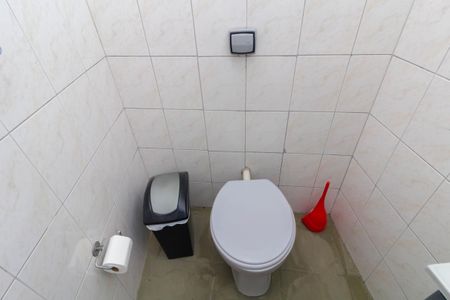 Casa à venda com 180m², 2 quartos e sem vagaBanheiro Social