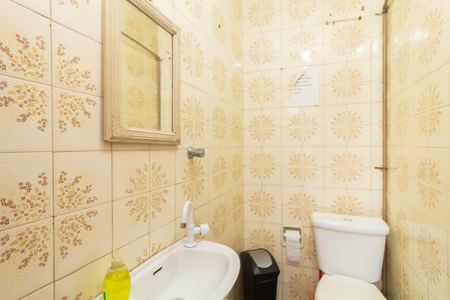 Lavabo de casa à venda com 2 quartos, 180m² em Vila Carmosina, São Paulo