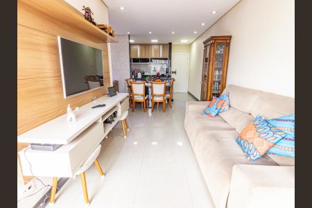 Sala de apartamento à venda com 3 quartos, 74m² em Vila Regente Feijó, São Paulo