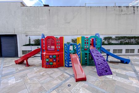 Apartamento para alugar com 138m², 3 quartos e 2 vagasÁrea comum - Playground