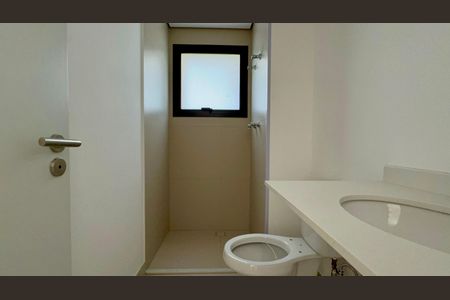 Apartamento à venda com 195m², 4 quartos e 3 vagasBanheiro da Suíte 2