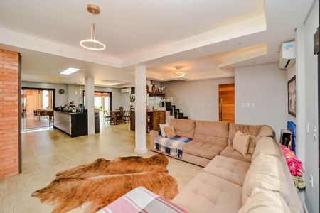 Casa para alugar com 243m², 2 quartos e 4 vagasSala