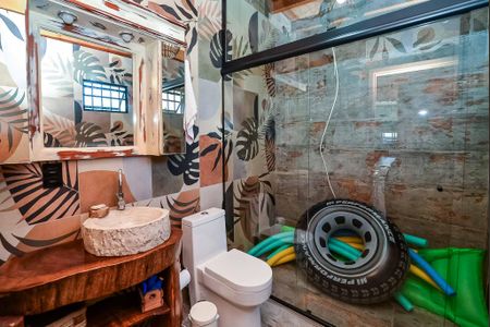 Casa para alugar com 243m², 2 quartos e 4 vagasBanheiro Social