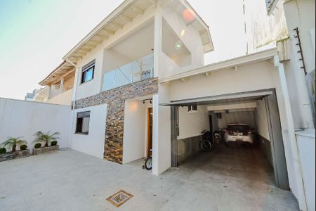 Casa para alugar com 243m², 2 quartos e 4 vagasFachada