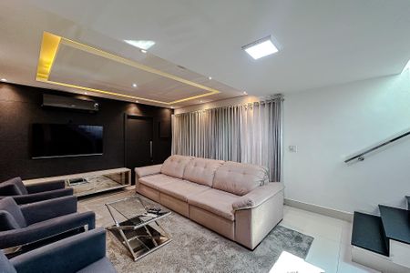 Sala de casa para alugar com 3 quartos, 250m² em Jardim Analia Franco, São Paulo