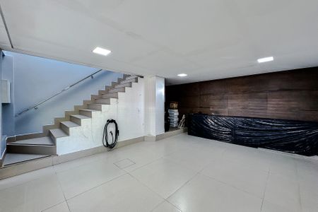 Casa para alugar com 250m², 3 quartos e 2 vagas Casa para alugar com 250m², 3 quartos e 2 vagasGaragem