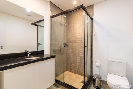 Banheiro de kitnet/studio para alugar com 1 quarto, 26m² em Centro Histórico, Porto Alegre