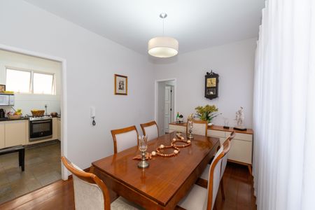 Apartamento à venda com 140m², 4 quartos e 2 vagasSala