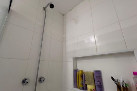 Apartamento à venda com 58m², 2 quartos e 1 vaga Apartamento à venda com 58m², 2 quartos e 1 vagaBanheiro da Suíte