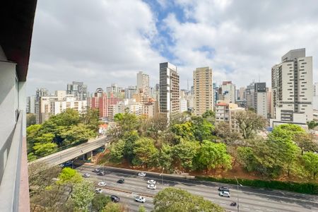Apartamento à venda com 38m², 1 quarto e 1 vaga Apartamento à venda com 38m², 1 quarto e 1 vagaVista da Varanda