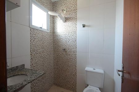 Casa de condomínio para alugar com 110m², 3 quartos e 2 vagasBanheiro da Suíte 1