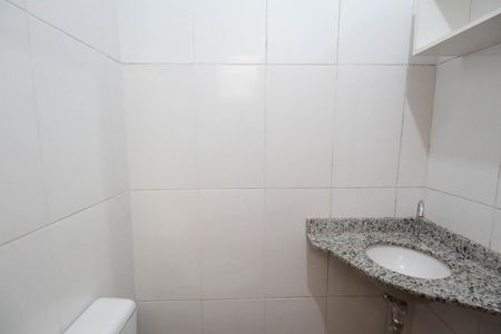 Casa de condomínio para alugar com 110m², 3 quartos e 2 vagasBanheiro da Suíte 2