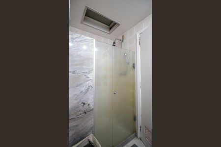 Apartamento à venda com 74m², 2 quartos e 3 vagasBanheiro