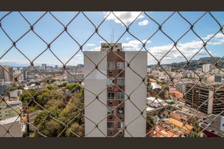 Apartamento à venda com 74m², 2 quartos e 3 vagasQuarto 1 Vista