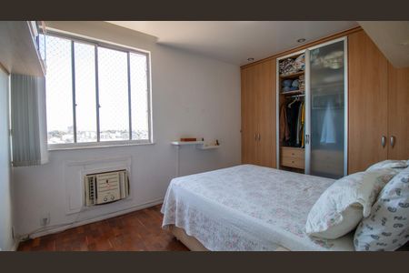Apartamento à venda com 74m², 2 quartos e 3 vagasQuarto 2