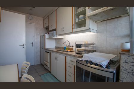 Apartamento à venda com 74m², 2 quartos e 3 vagasCozinha
