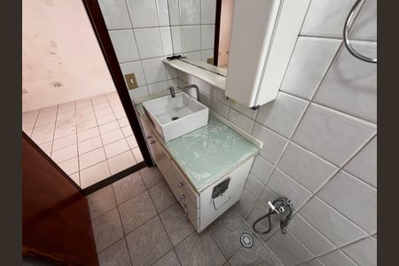 Casa à venda com 240m², 3 quartos e 2 vagasBanheiro da Suíte