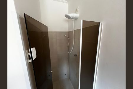 Casa à venda com 240m², 3 quartos e 2 vagasBanheiro