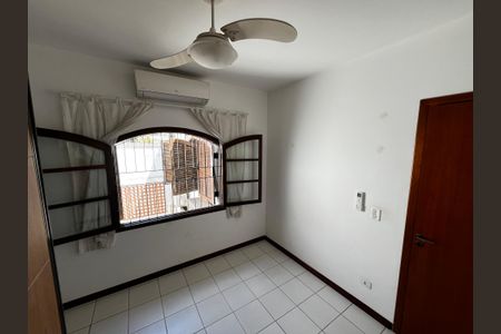 Casa à venda com 240m², 3 quartos e 2 vagasQuarto 
