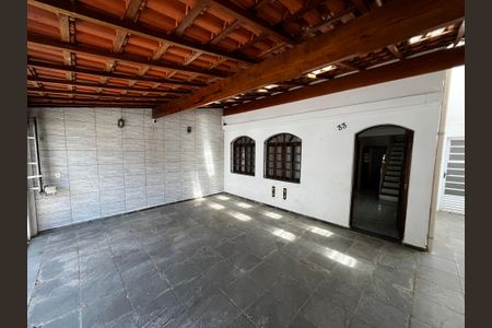 Casa à venda com 240m², 3 quartos e 2 vagasGaragem