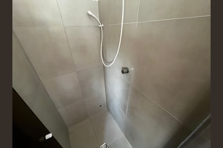 Casa à venda com 240m², 3 quartos e 2 vagasBanheiro