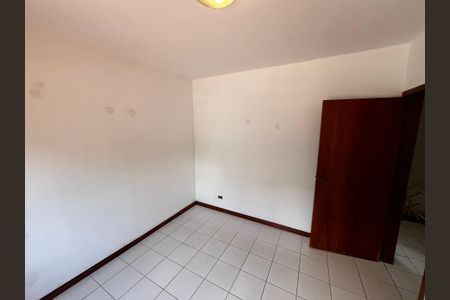 Casa à venda com 240m², 3 quartos e 2 vagasQuarto 2