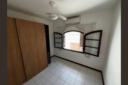 Casa à venda com 240m², 3 quartos e 2 vagasQuarto 