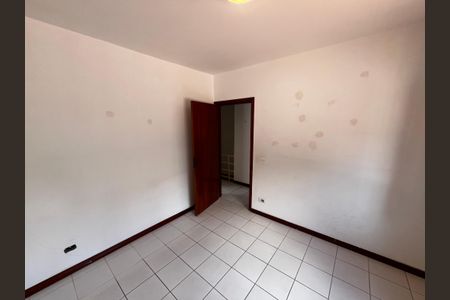 Casa à venda com 240m², 3 quartos e 2 vagasQuarto 