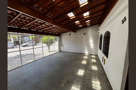 Casa à venda com 240m², 3 quartos e 2 vagasGaragem