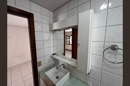 Casa à venda com 240m², 3 quartos e 2 vagasBanheiro da Suíte