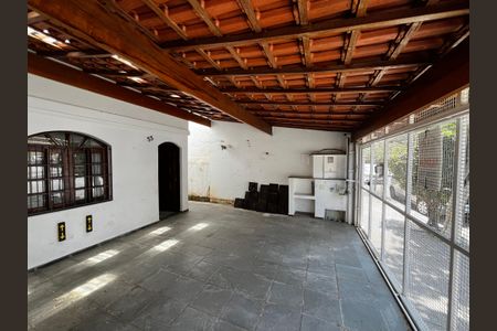 Casa à venda com 240m², 3 quartos e 2 vagasGaragem