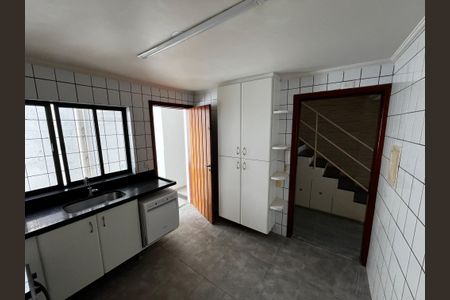 Casa à venda com 240m², 3 quartos e 2 vagasCozinha