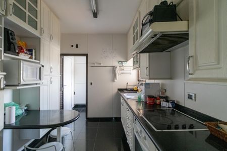 Apartamento à venda com 96m², 2 quartos e 2 vagasCozinha