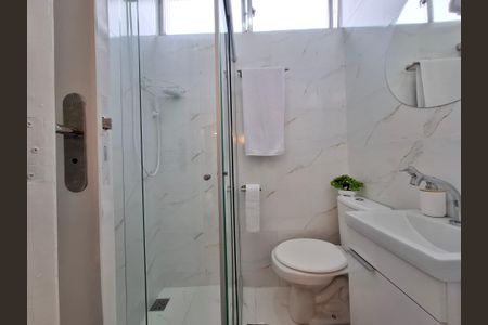 Banheiro  de apartamento à venda com 1 quarto, 17m² em Glória, Rio de Janeiro