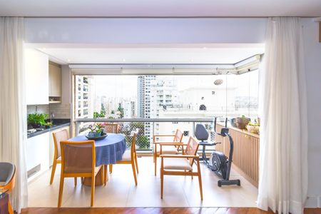 Apartamento à venda com 127m², 3 quartos e 3 vagasVaranda