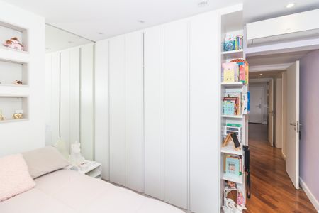 Apartamento à venda com 127m², 3 quartos e 3 vagasSuíte 2