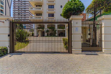 Apartamento à venda com 246m², 4 quartos e 4 vagas Apartamento à venda com 246m², 4 quartos e 4 vagasFachada