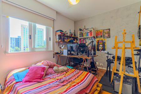 Apartamento à venda com 246m², 4 quartos e 4 vagas Apartamento à venda com 246m², 4 quartos e 4 vagasSuíte 2