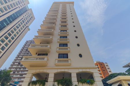 Apartamento à venda com 246m², 4 quartos e 4 vagas Apartamento à venda com 246m², 4 quartos e 4 vagasFachada