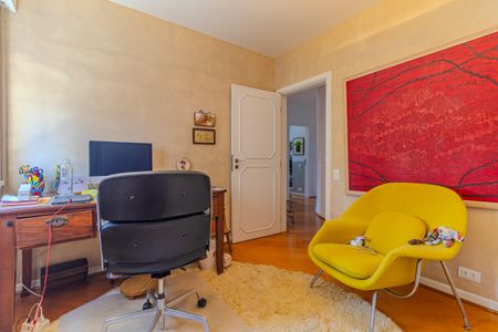 Apartamento à venda com 246m², 4 quartos e 4 vagas Apartamento à venda com 246m², 4 quartos e 4 vagasSuíte 3