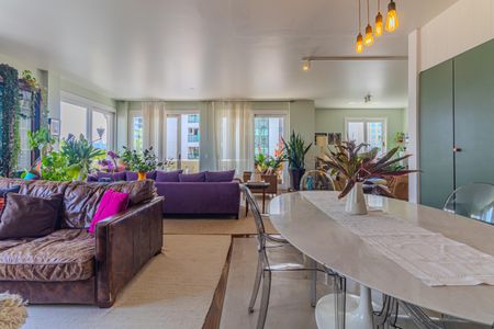 Apartamento à venda com 246m², 4 quartos e 4 vagas Apartamento à venda com 246m², 4 quartos e 4 vagasSala de Jantar