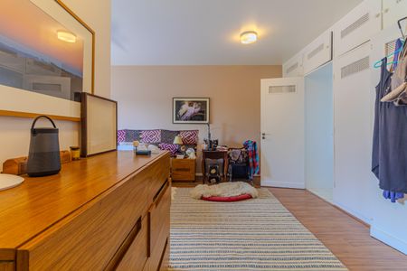 Apartamento à venda com 246m², 4 quartos e 4 vagas Apartamento à venda com 246m², 4 quartos e 4 vagasSuíte 1