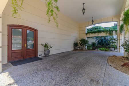 Apartamento à venda com 246m², 4 quartos e 4 vagas Apartamento à venda com 246m², 4 quartos e 4 vagasEntrada