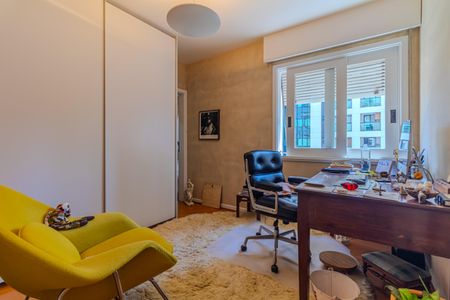 Apartamento à venda com 246m², 4 quartos e 4 vagas Apartamento à venda com 246m², 4 quartos e 4 vagasSuíte 3