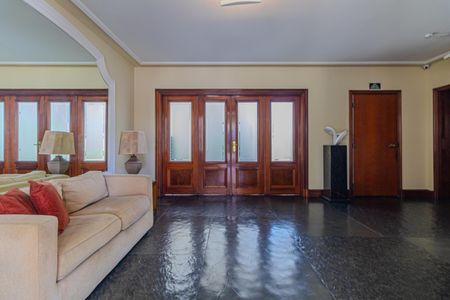 Apartamento à venda com 246m², 4 quartos e 4 vagas Apartamento à venda com 246m², 4 quartos e 4 vagasHall de Entrada