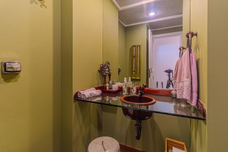 Apartamento à venda com 246m², 4 quartos e 4 vagas Apartamento à venda com 246m², 4 quartos e 4 vagasLavabo