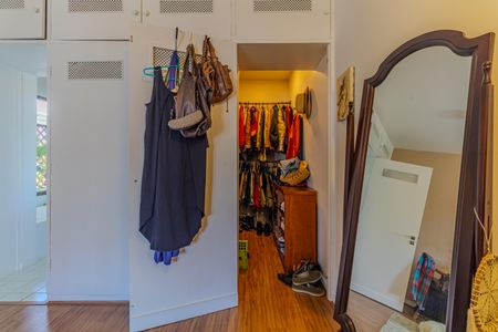 Apartamento à venda com 246m², 4 quartos e 4 vagas Apartamento à venda com 246m², 4 quartos e 4 vagasSuíte 1