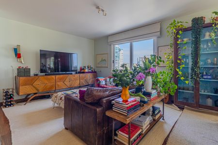 Apartamento à venda com 246m², 4 quartos e 4 vagas Apartamento à venda com 246m², 4 quartos e 4 vagasSala de Estar